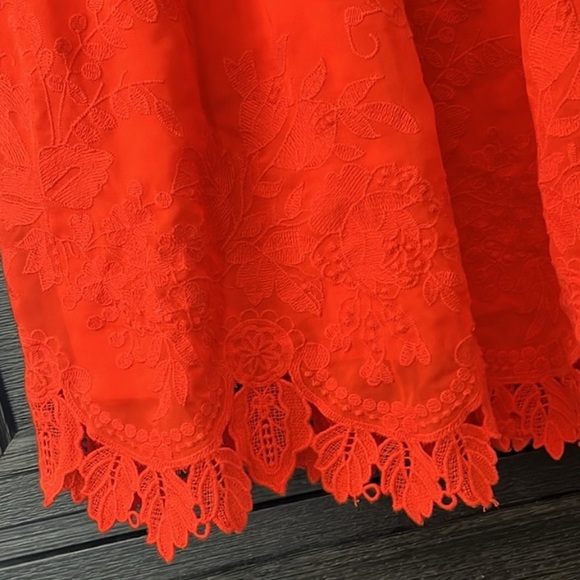 Eva Mendes LIKE NEW Pocketed Floral Embroidered Skirt - Red - Sz Medium - Picture 4 of 13